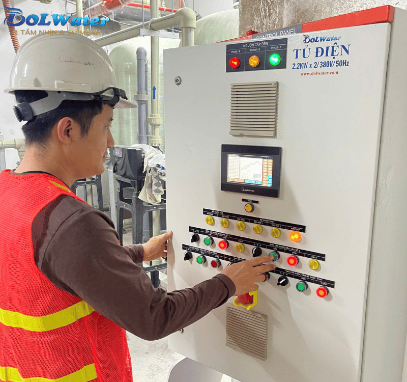 Giao diện giám sát thông minh trên hệ thống xử lý nước cấp 85m3/ Ngày đêm.